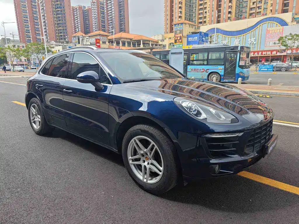 Porsche Macan — миниатюра 3