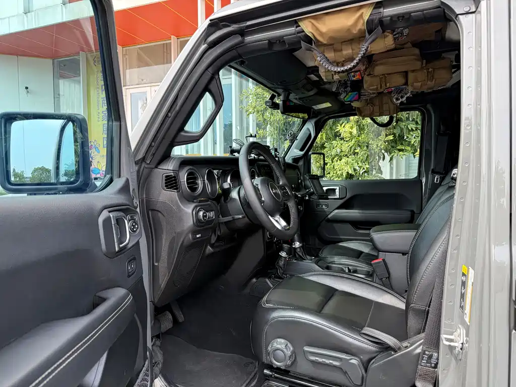 Jeep Gladiator — миниатюра 7