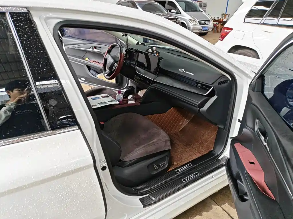 Toyota Camry — миниатюра 22