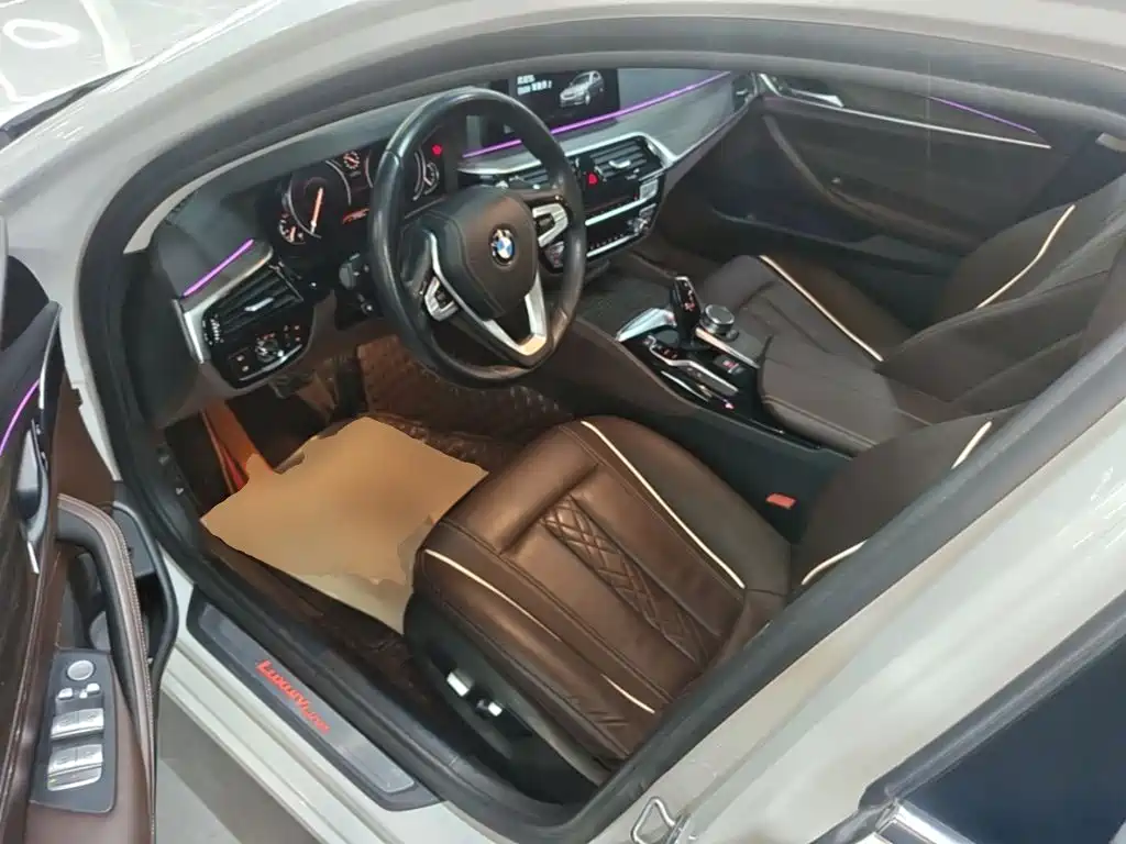BMW 5 Series — миниатюра 16