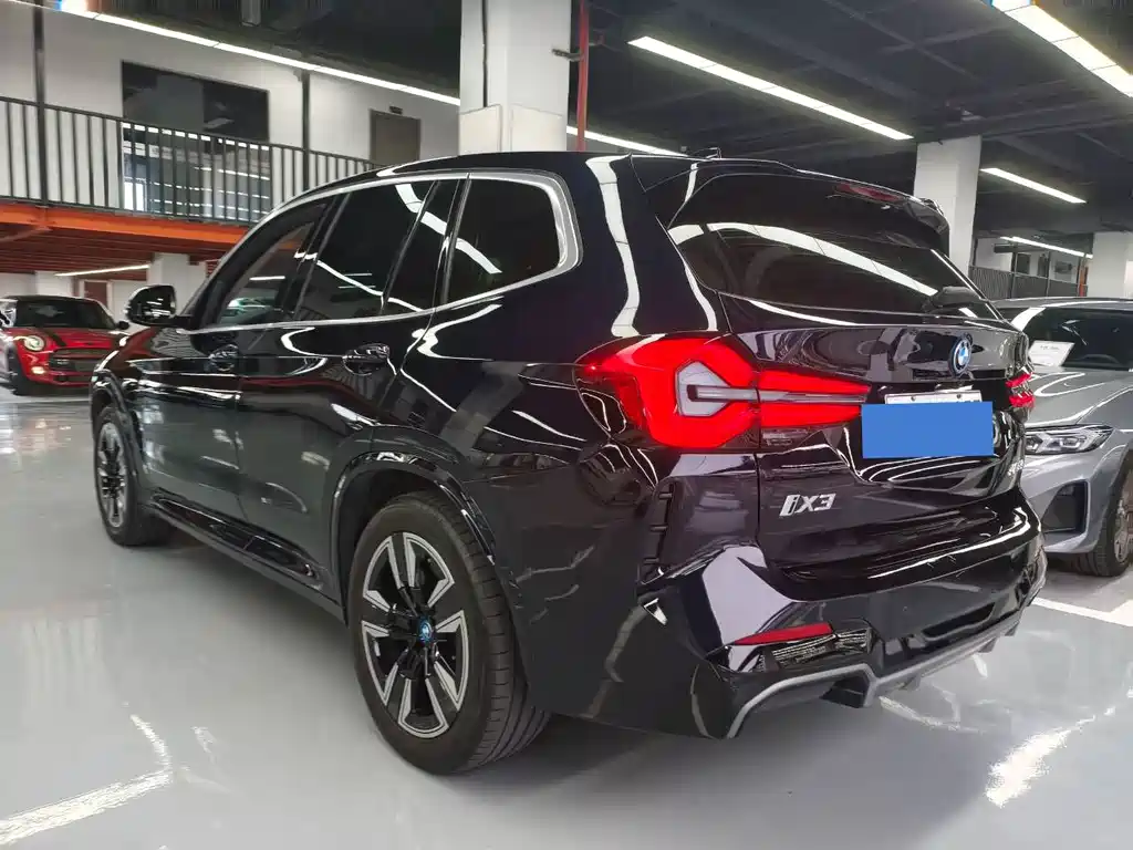 BMW iX3 — миниатюра 11