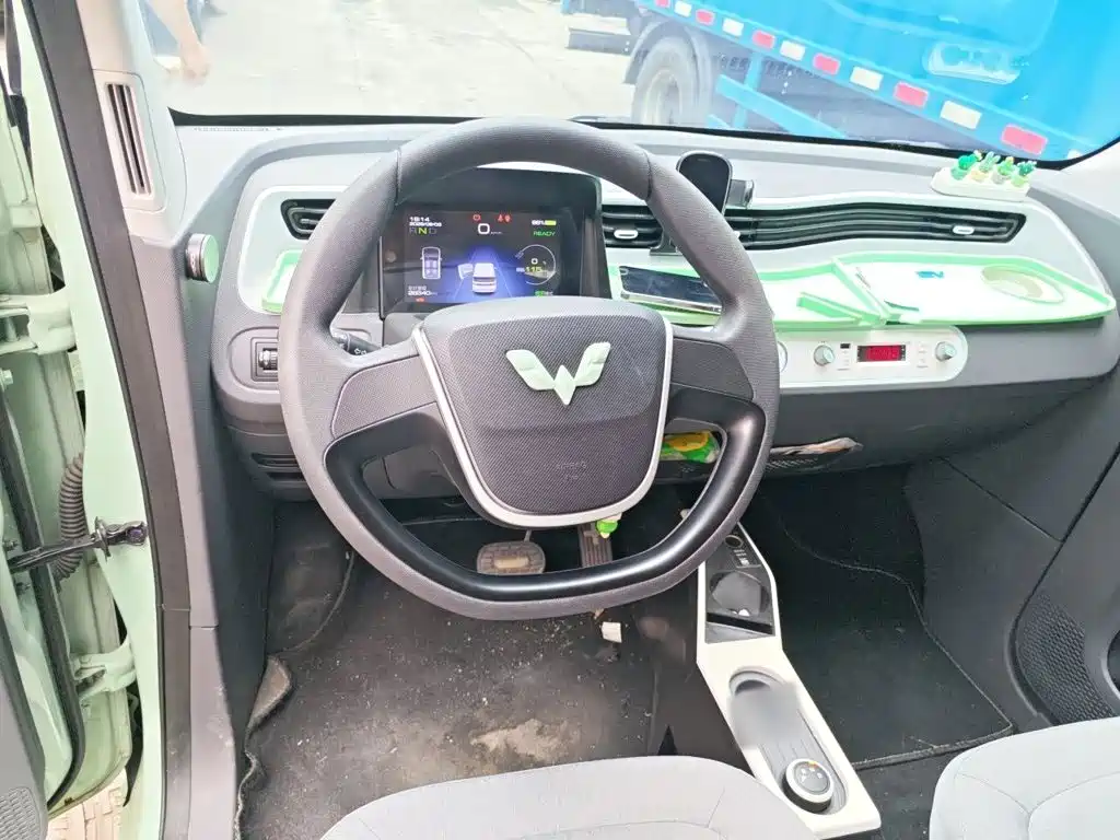 Wuling MINIEV — миниатюра 6