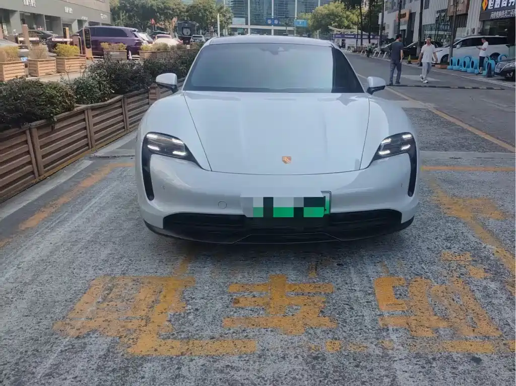 Porsche Taycan — миниатюра 2
