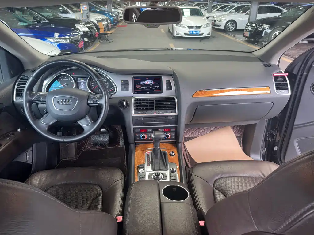Audi Q7 — миниатюра 12