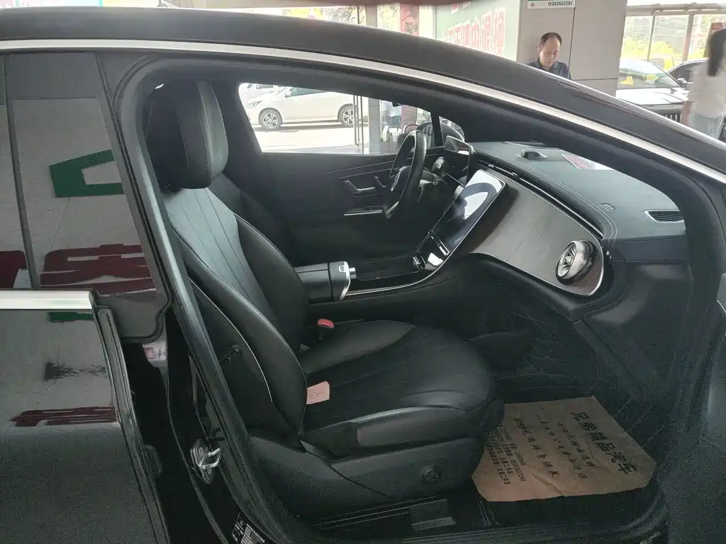 Mercedes-Benz EQE — миниатюра 8