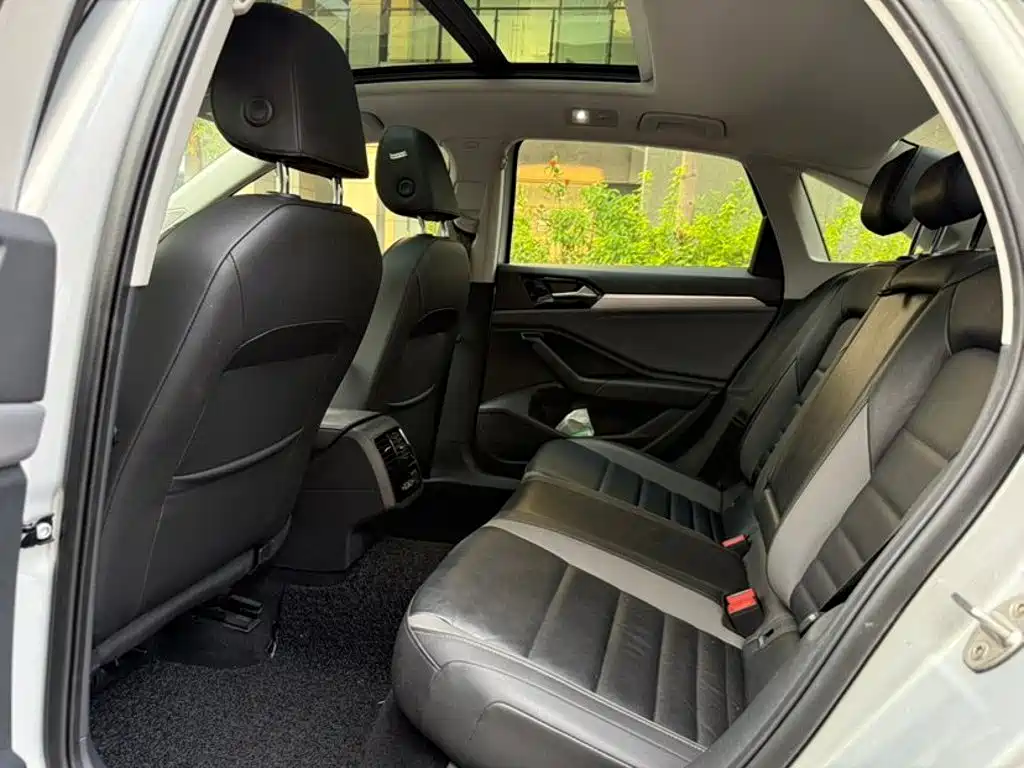 Volkswagen Sagitar — миниатюра 5