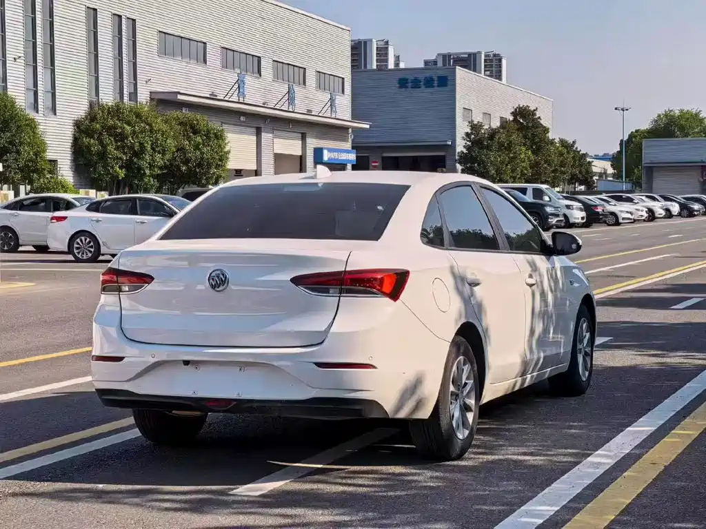 Buick Excelle — миниатюра 8