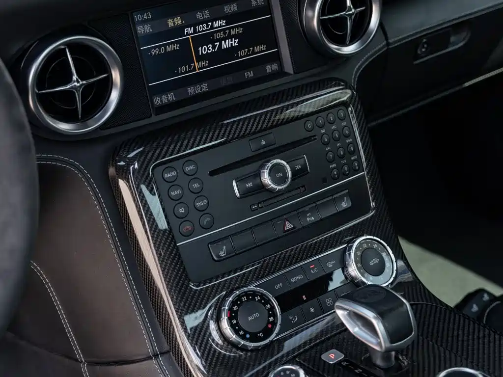 Mercedes-Benz SLS AMG — миниатюра 14