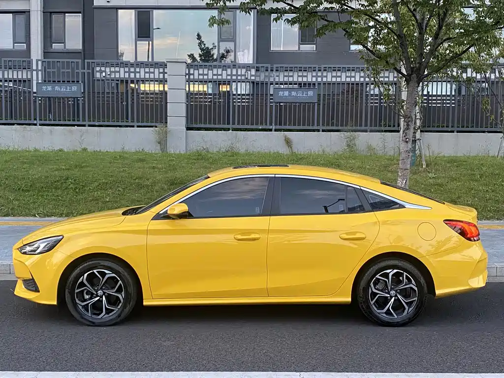 MG MG5 — миниатюра 4