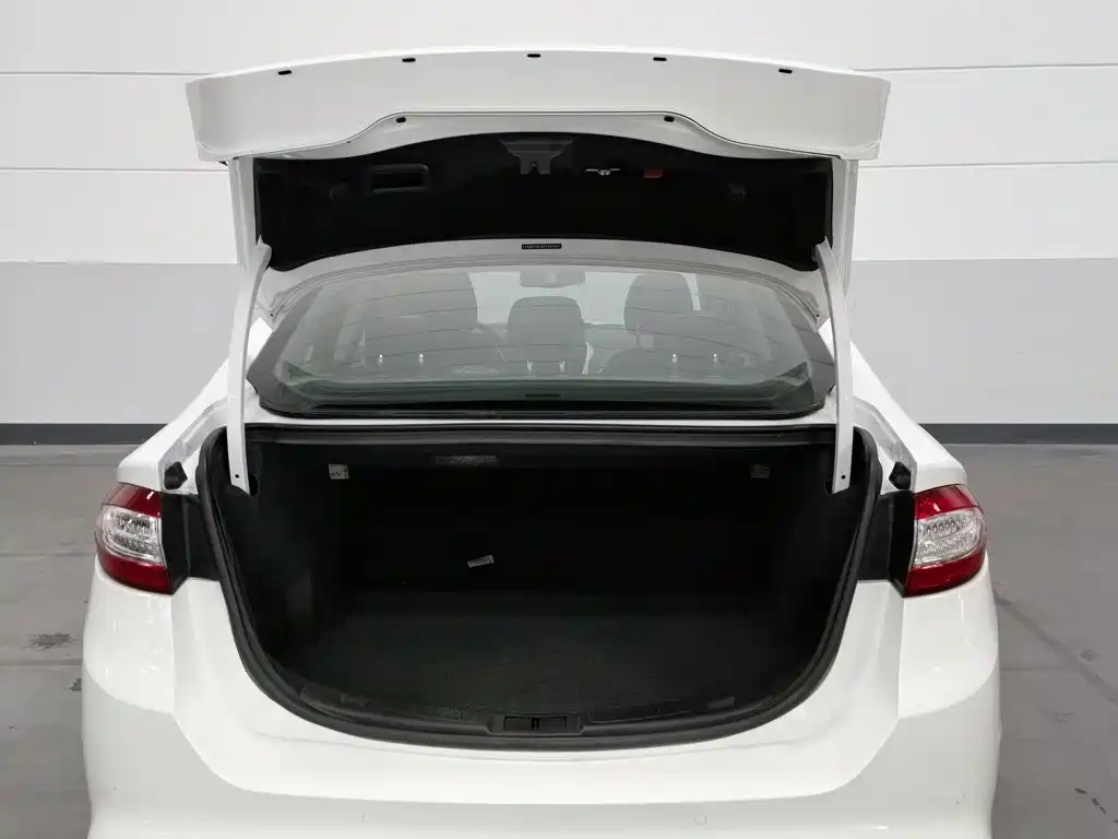 Ford Mondeo — миниатюра 16