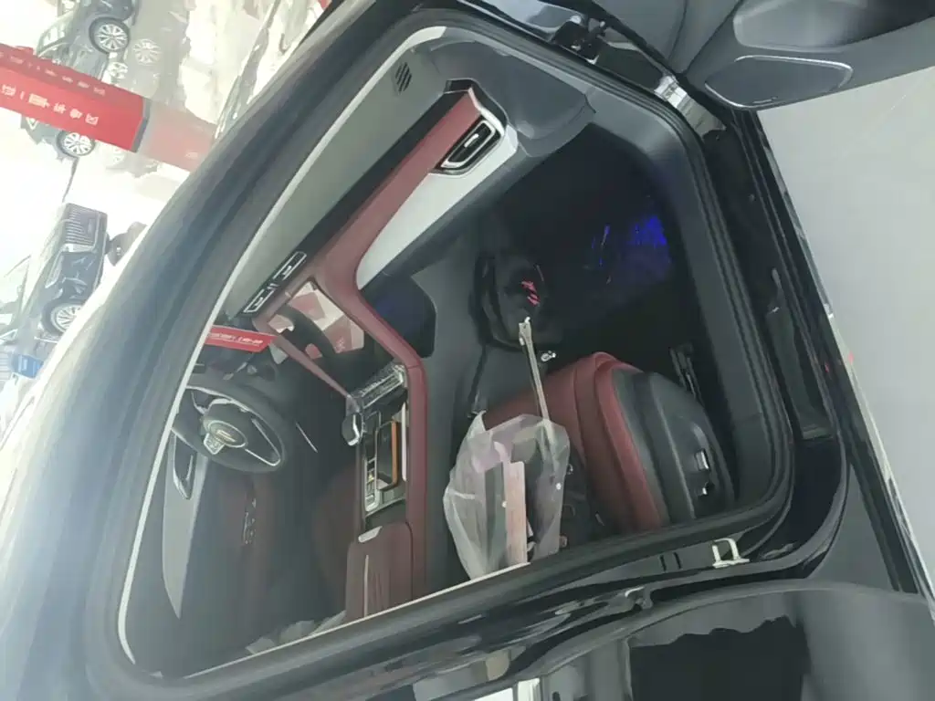 Hongqi Hongqi H5 — миниатюра 9