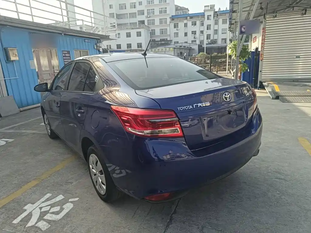 Toyota Yaris L — миниатюра 5