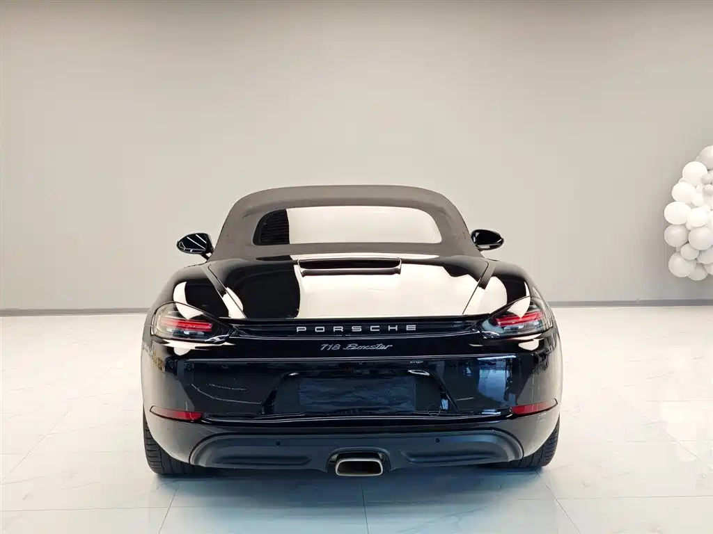 PORSCHE 718