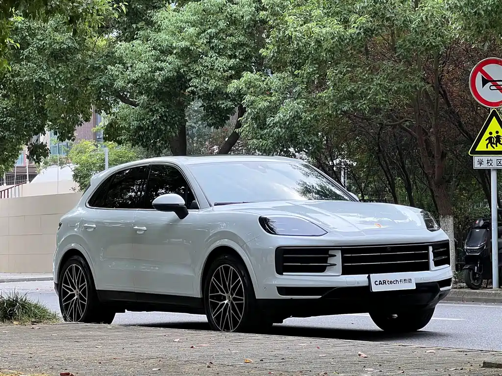 Porsche Cayenne — миниатюра 3