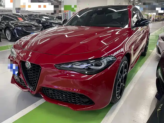 ALFA ROMEO GIULIA 2023
