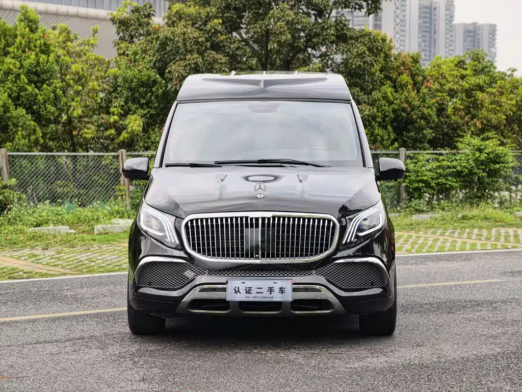 Mercedes-Benz Vito 2024 2.0T Elite 7 мест