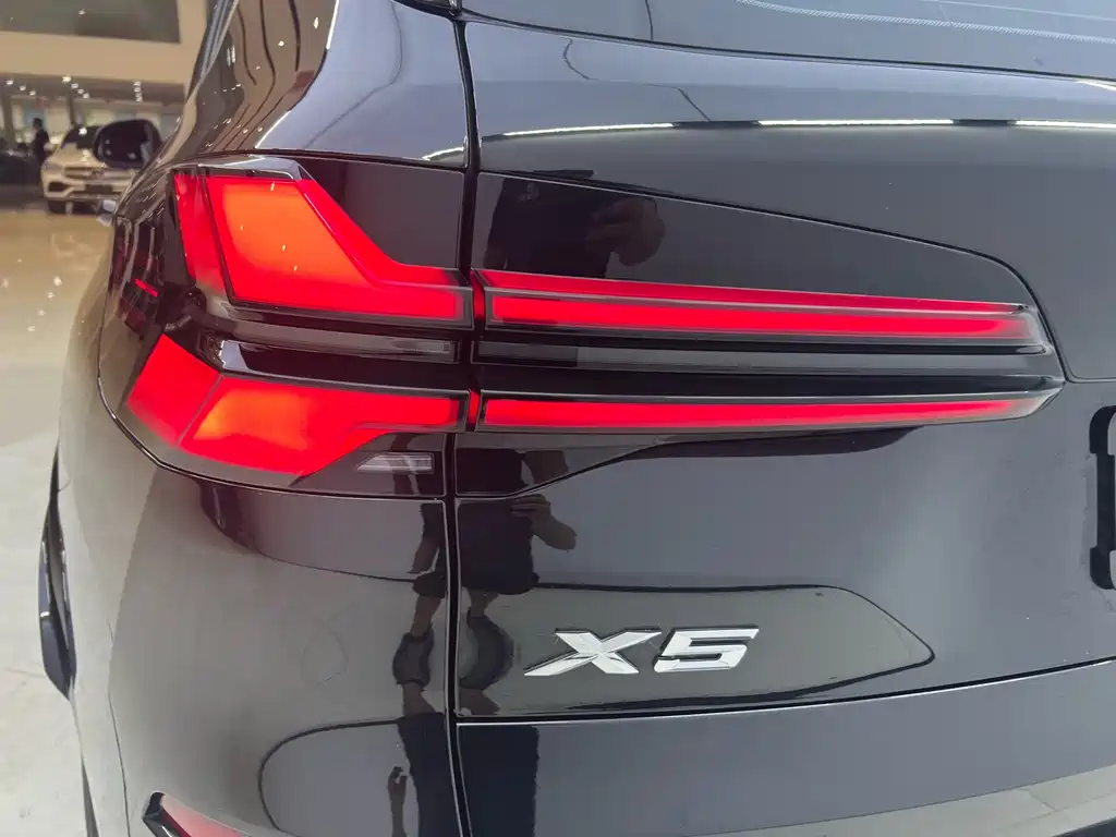 BMW X5 2023 xDrive 40Li M Sport