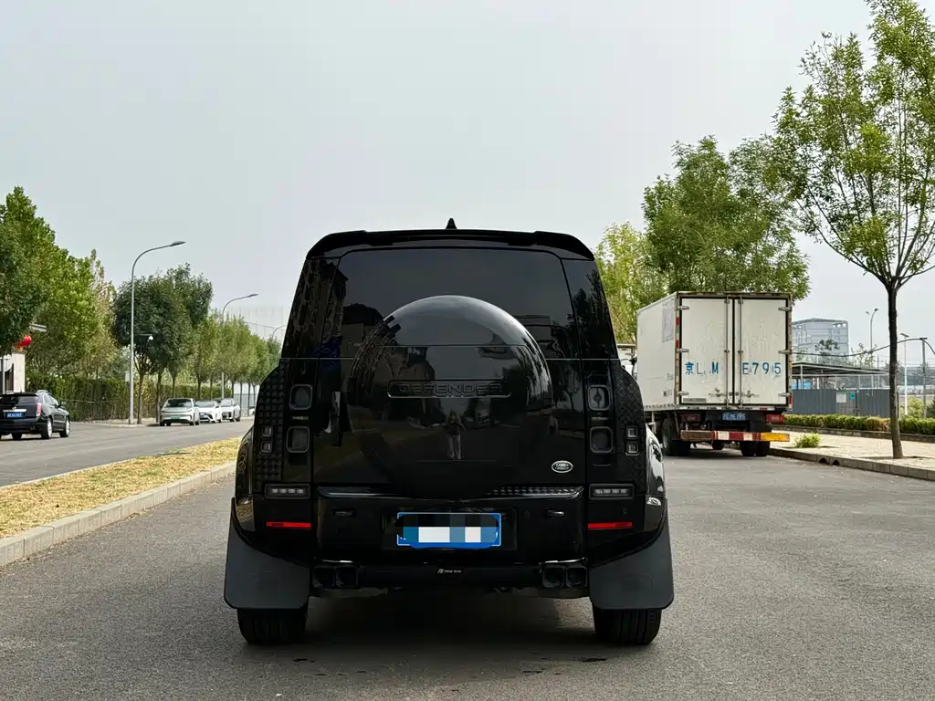 Land Rover Defender — миниатюра 6