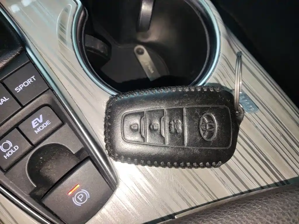 Toyota Camry — миниатюра 9