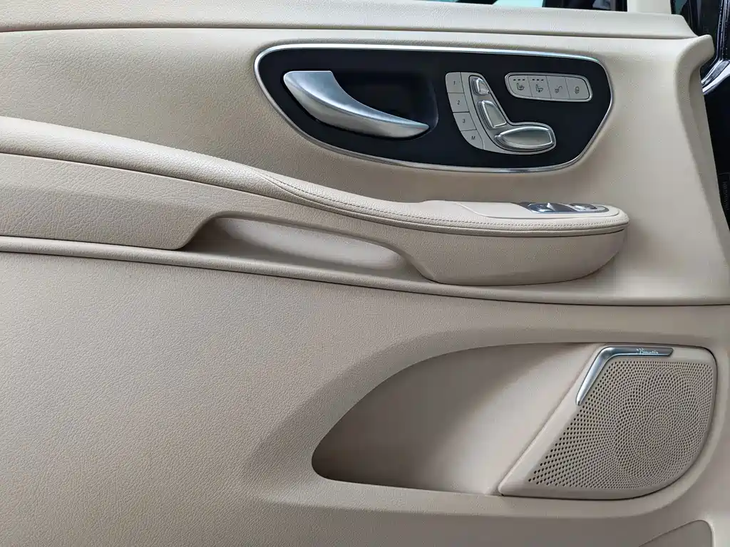 Mercedes-Benz V-Class — миниатюра 5