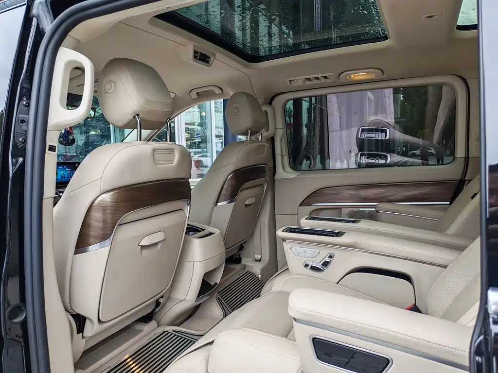 Mercedes-Benz V-Class — миниатюра 18