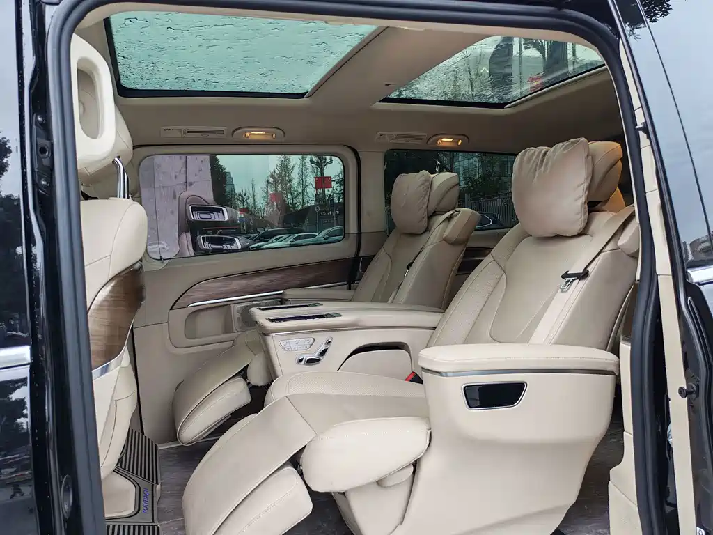 Mercedes-Benz V-Class — миниатюра 17