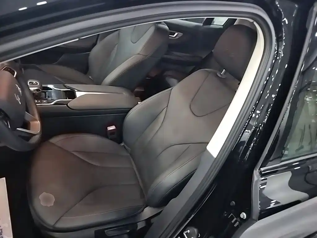 Hongqi Hongqi E-QM5 — миниатюра 15