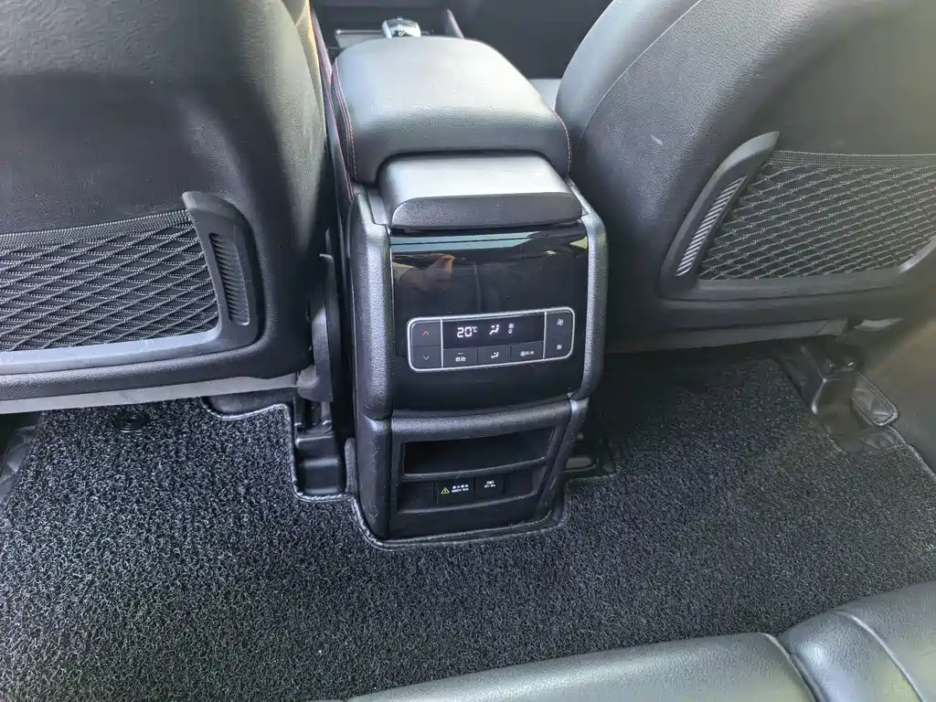 BYD Tang New Energy — миниатюра 8