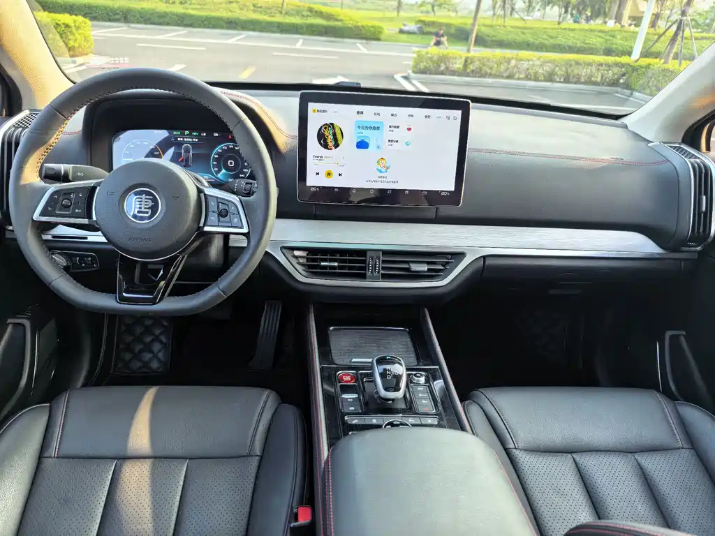BYD Tang New Energy — миниатюра 7