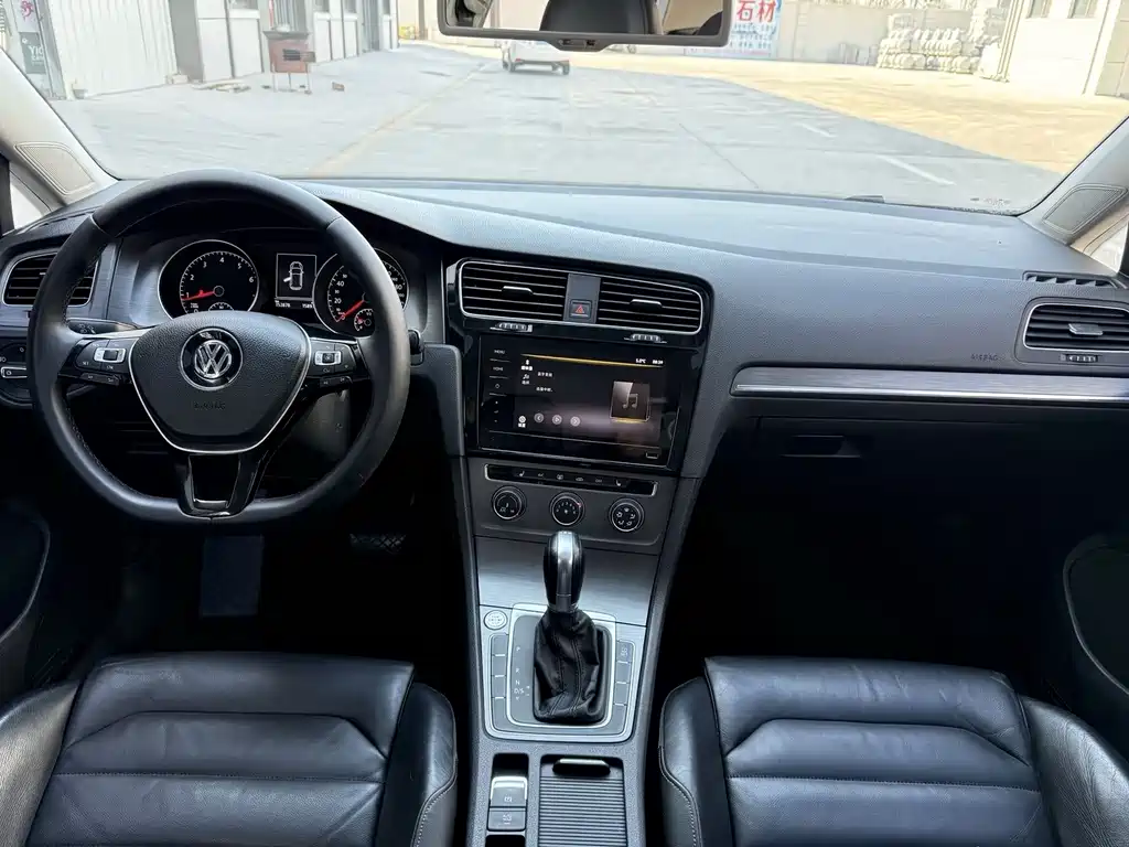 Volkswagen Golf — миниатюра 7