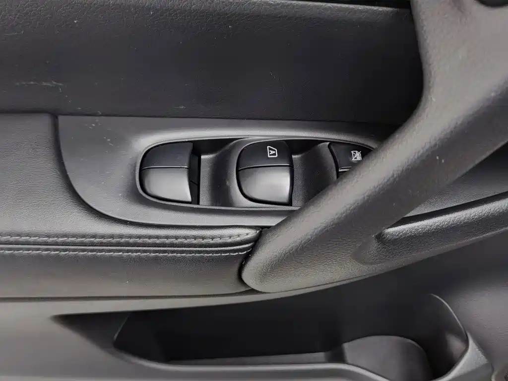 Nissan X-Trail — миниатюра 9