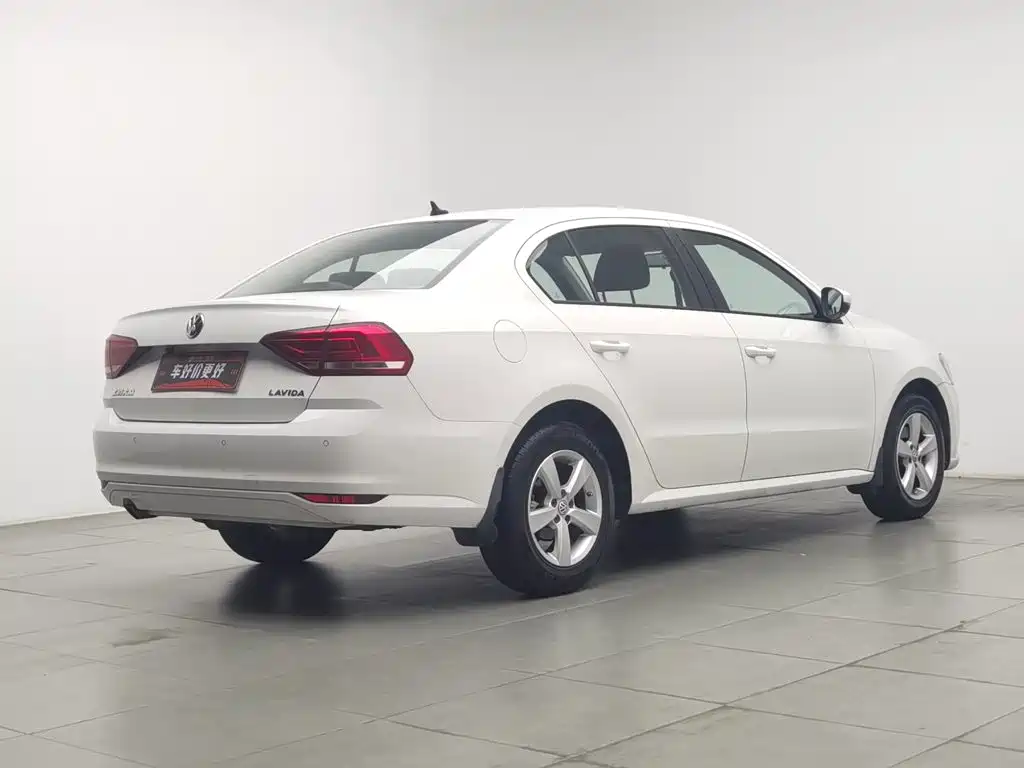 Volkswagen Lavida — миниатюра 2