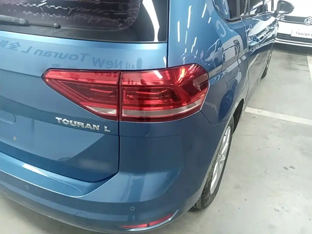 Volkswagen Touran — миниатюра 8