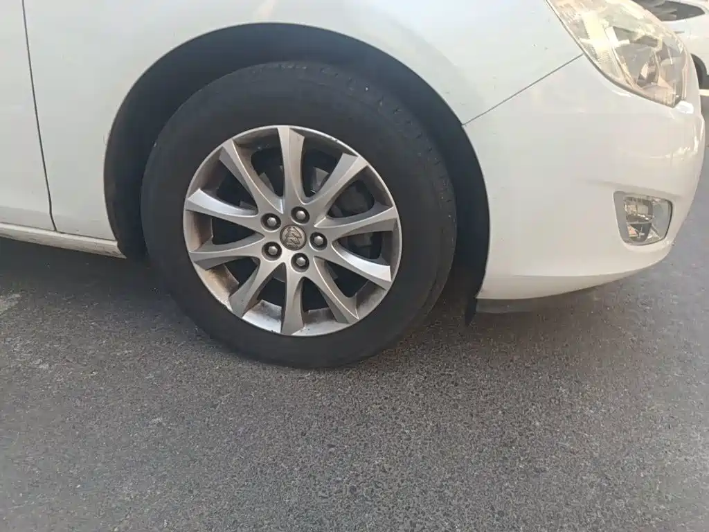 Buick Excelle — миниатюра 10