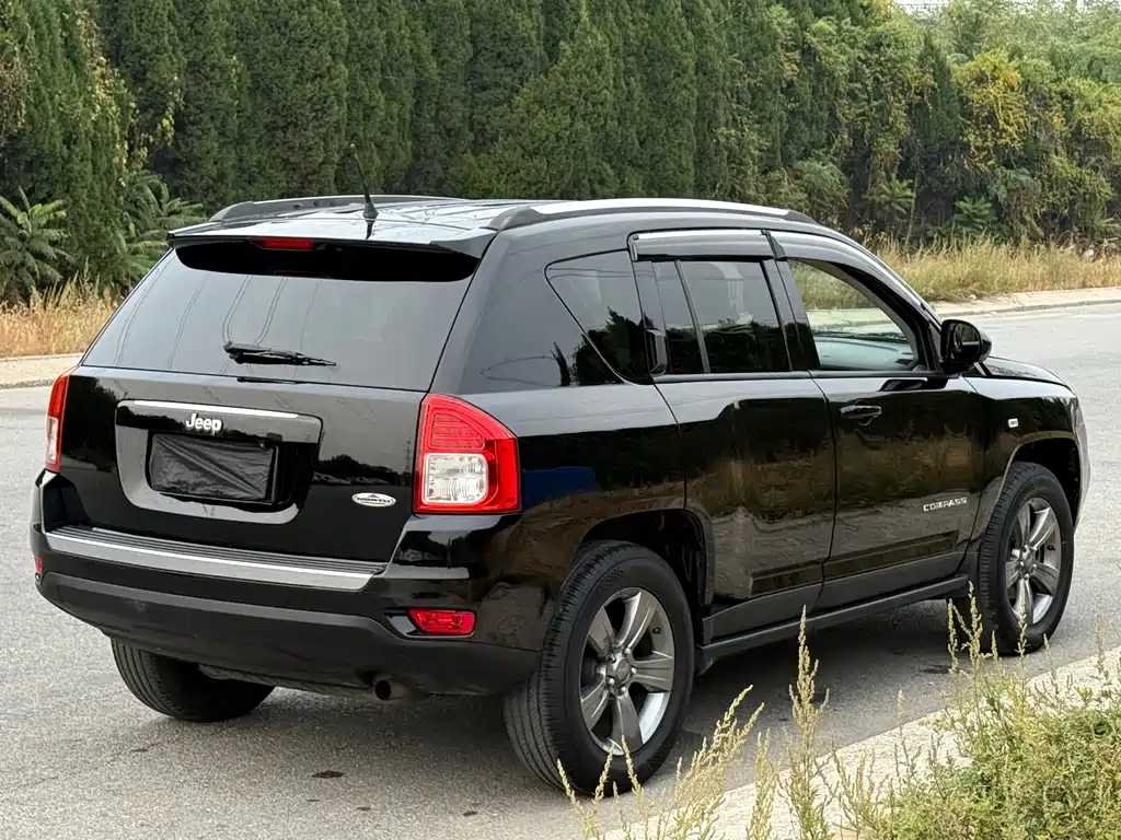 Jeep Compass (Import) — миниатюра 6