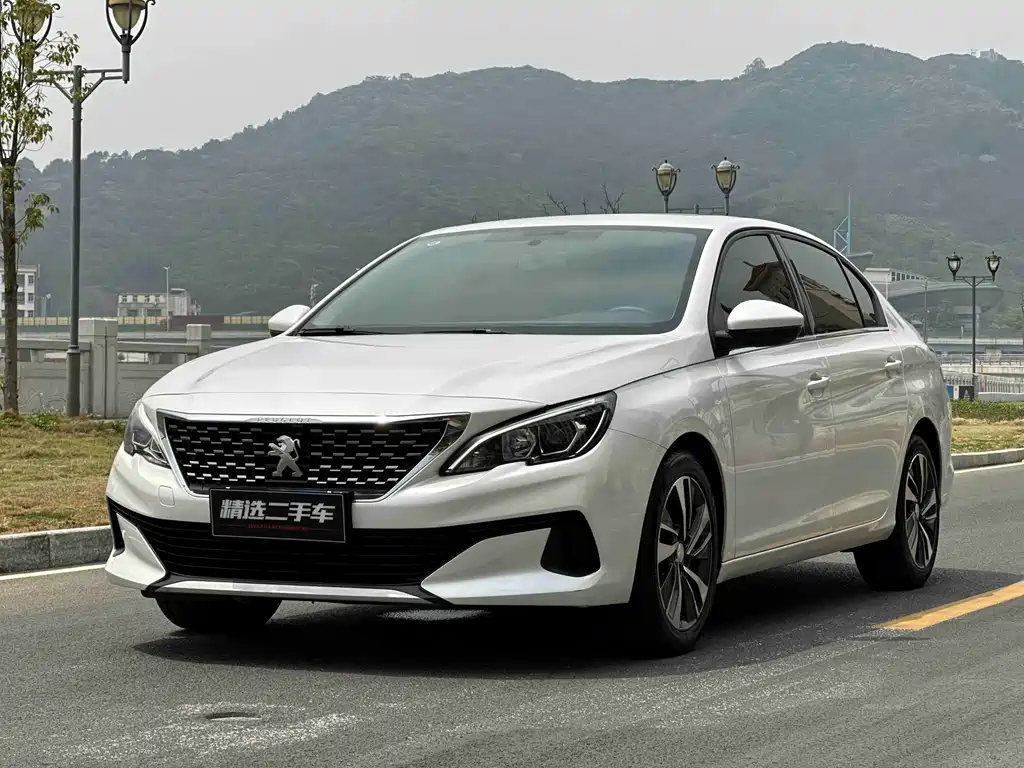 Peugeot 408 2022