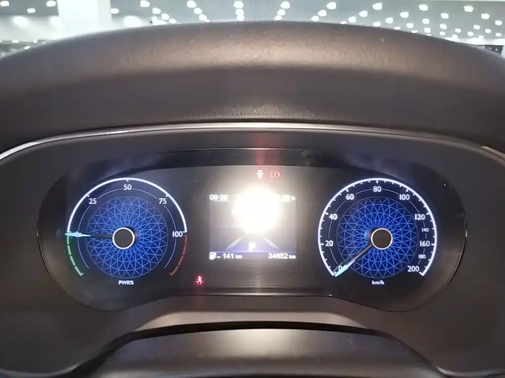 Hongqi Hongqi E-QM5 — миниатюра 12