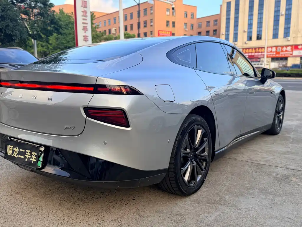XPeng P7 — миниатюра 4