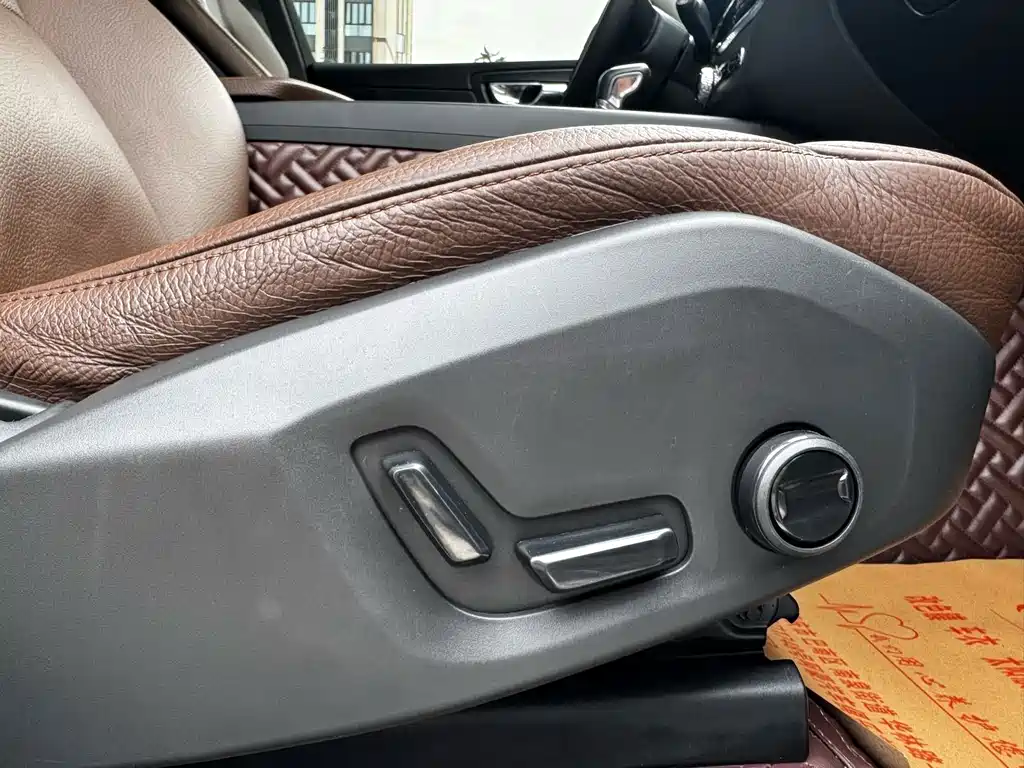 Volvo XC60 — миниатюра 11