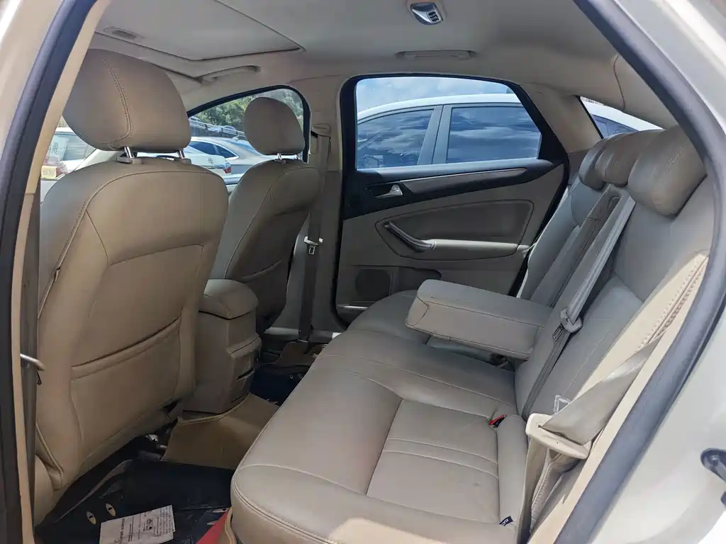 Ford Mondeo — миниатюра 8