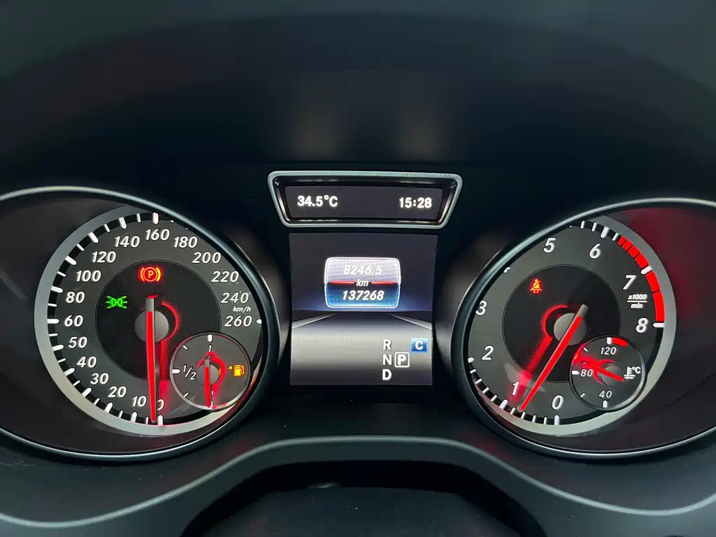 Mercedes-Benz GLA 2016 GLA 200 Fashion