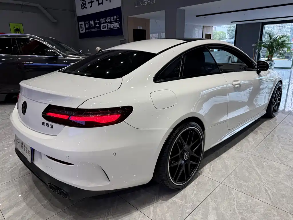 Mercedes-Benz E-Class (Import) — миниатюра 4