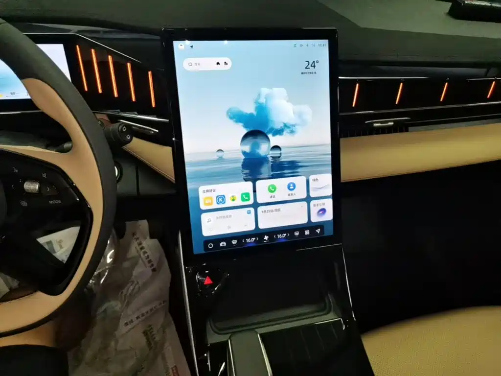 Geely Boyue L — миниатюра 13