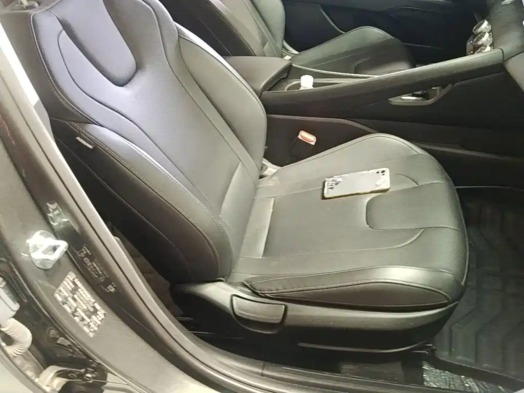 Hyundai Elantra — миниатюра 25
