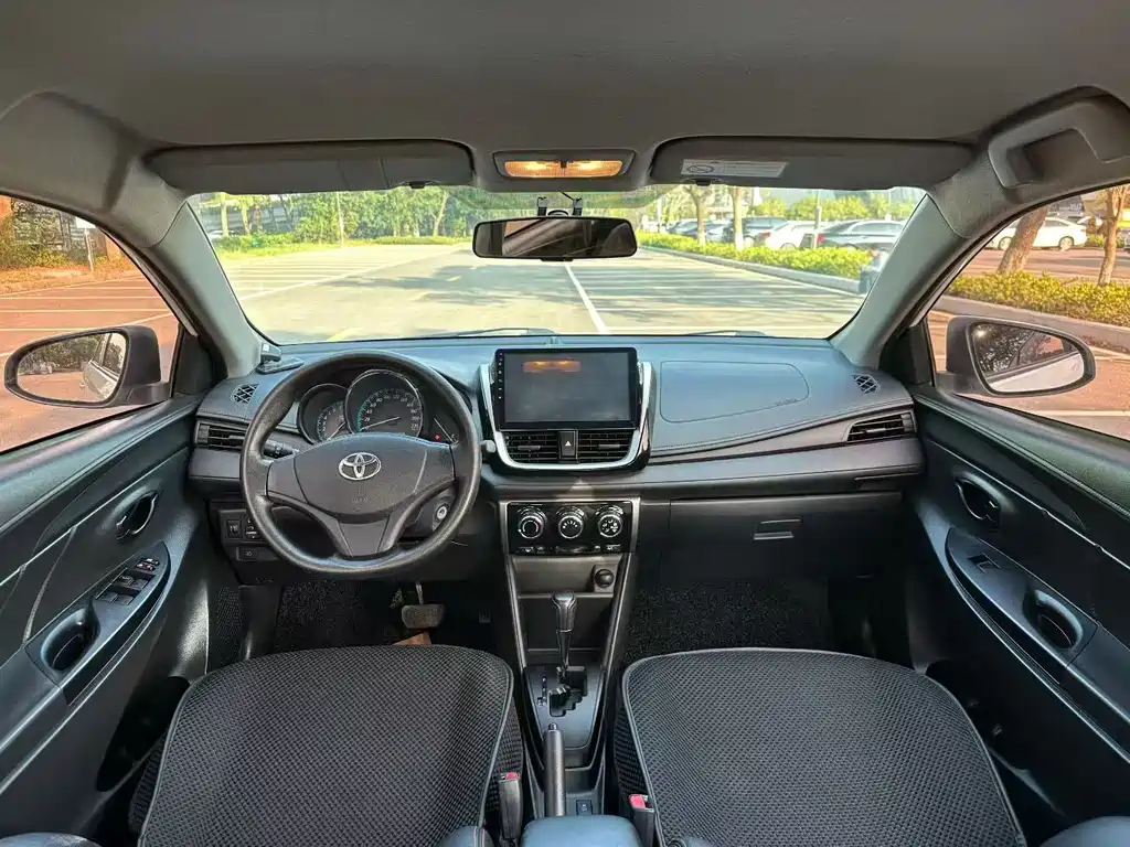 Toyota Yaris L — миниатюра 5