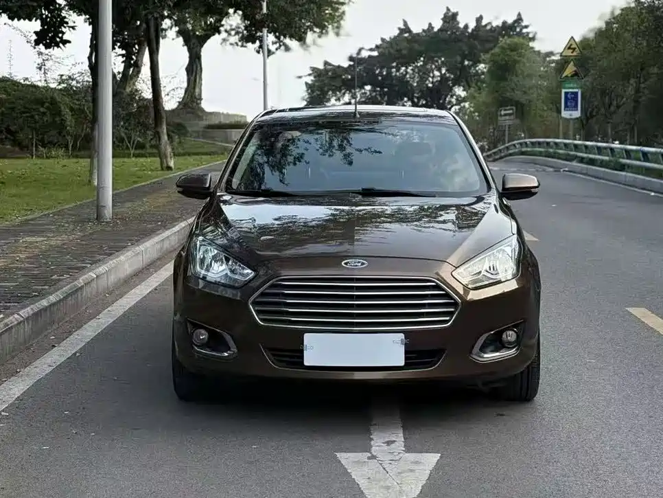 Ford Escort — миниатюра 3