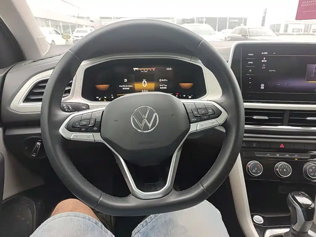 Volkswagen T-Roc — миниатюра 11
