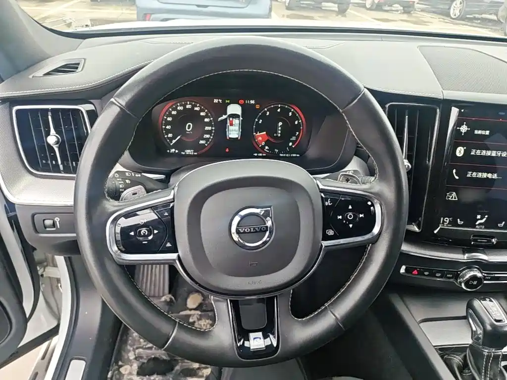 Volvo XC60 — миниатюра 11