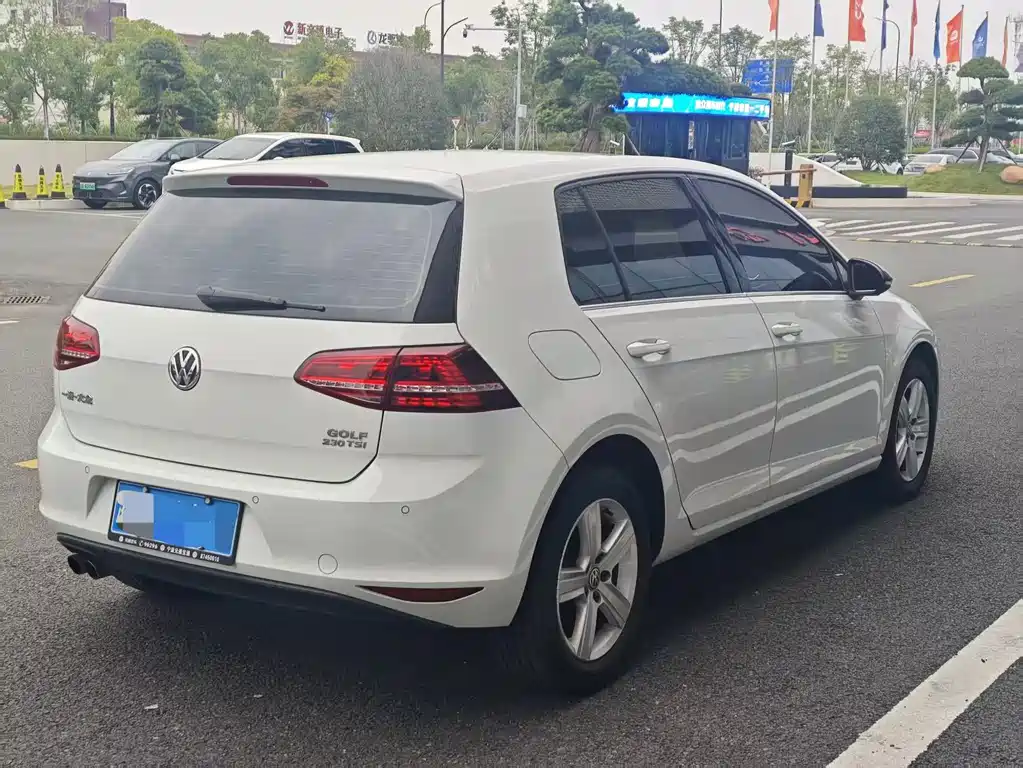 Volkswagen Golf — миниатюра 9