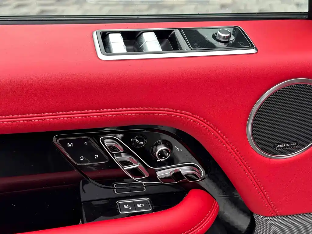 Land Rover Range Rover — миниатюра 13